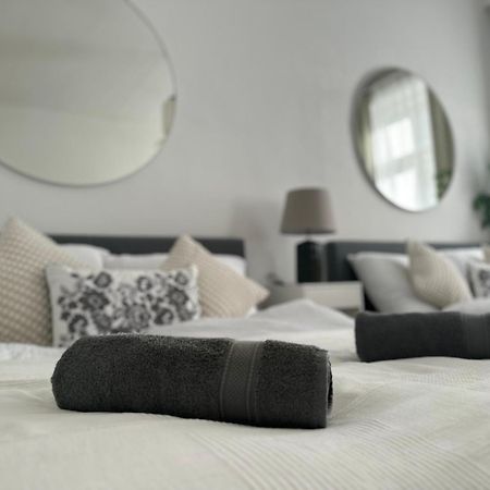 Spacious Apartment, 3 Min To U1 Reumannplatz Vienna Exterior photo