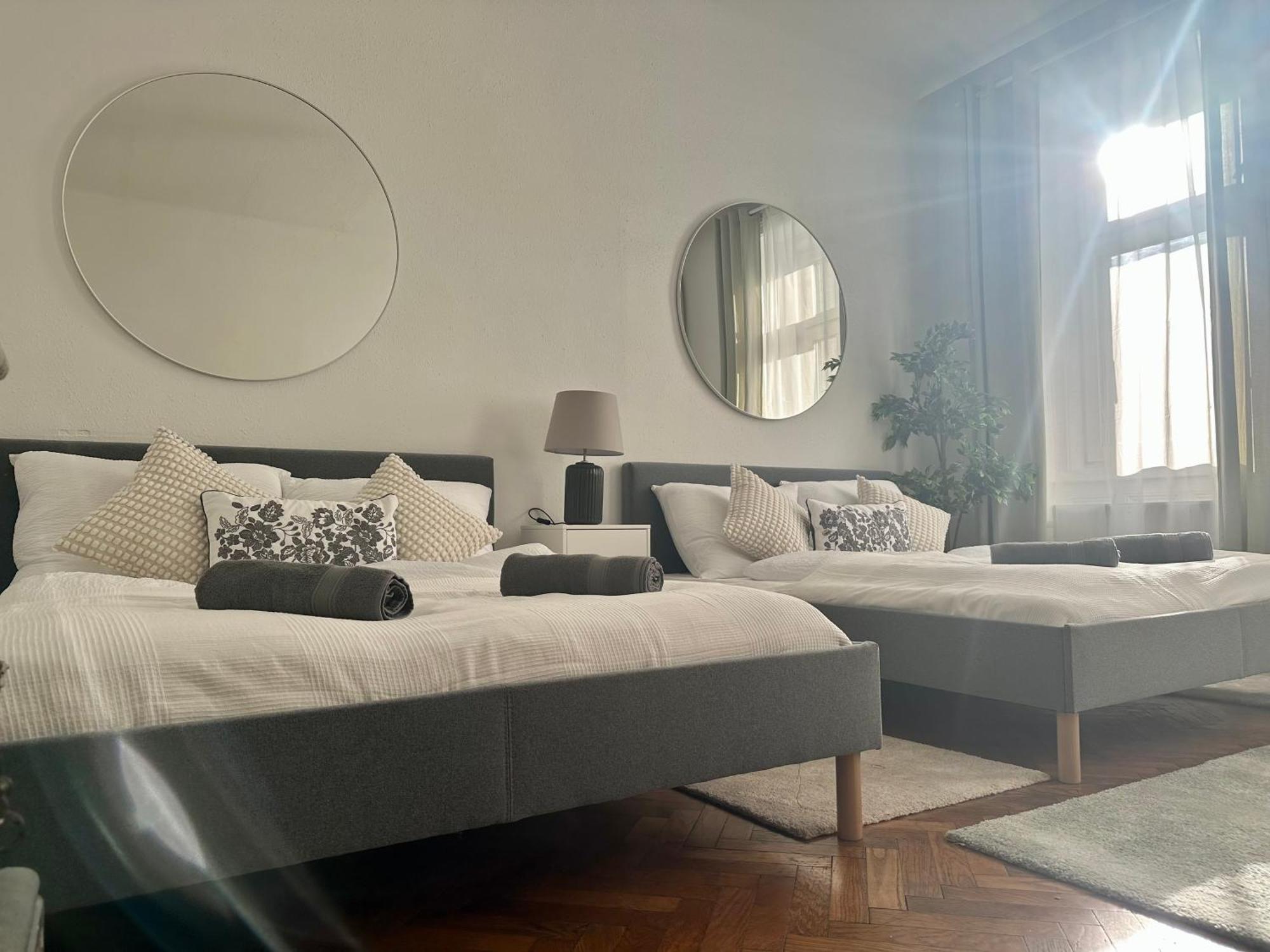 Spacious Apartment, 3 Min To U1 Reumannplatz Vienna Exterior photo