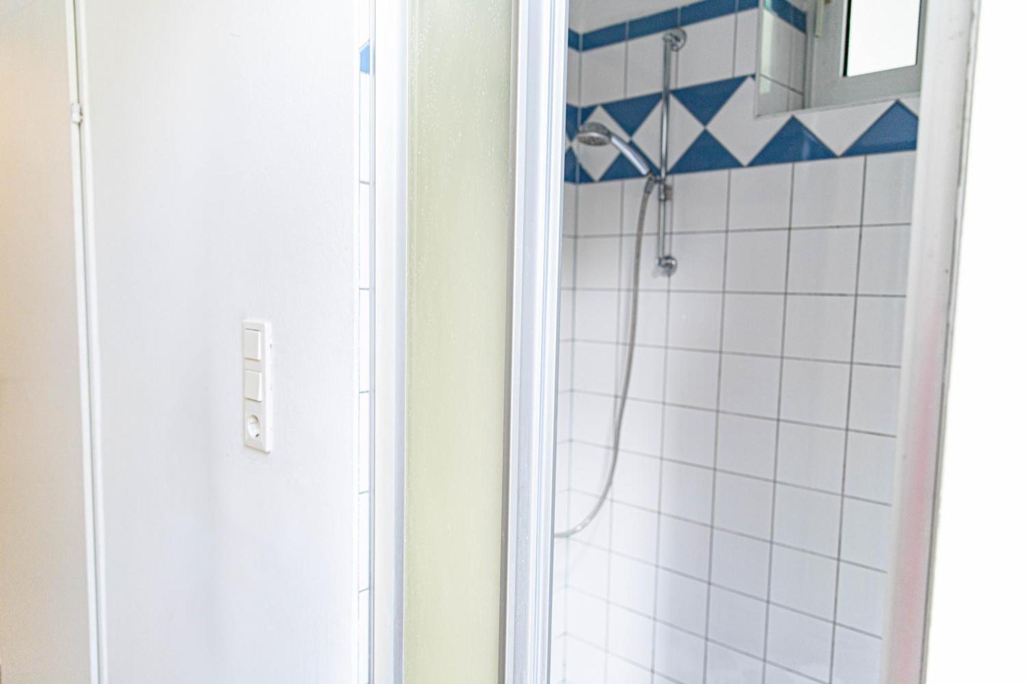 Spacious Apartment, 3 Min To U1 Reumannplatz Vienna Exterior photo